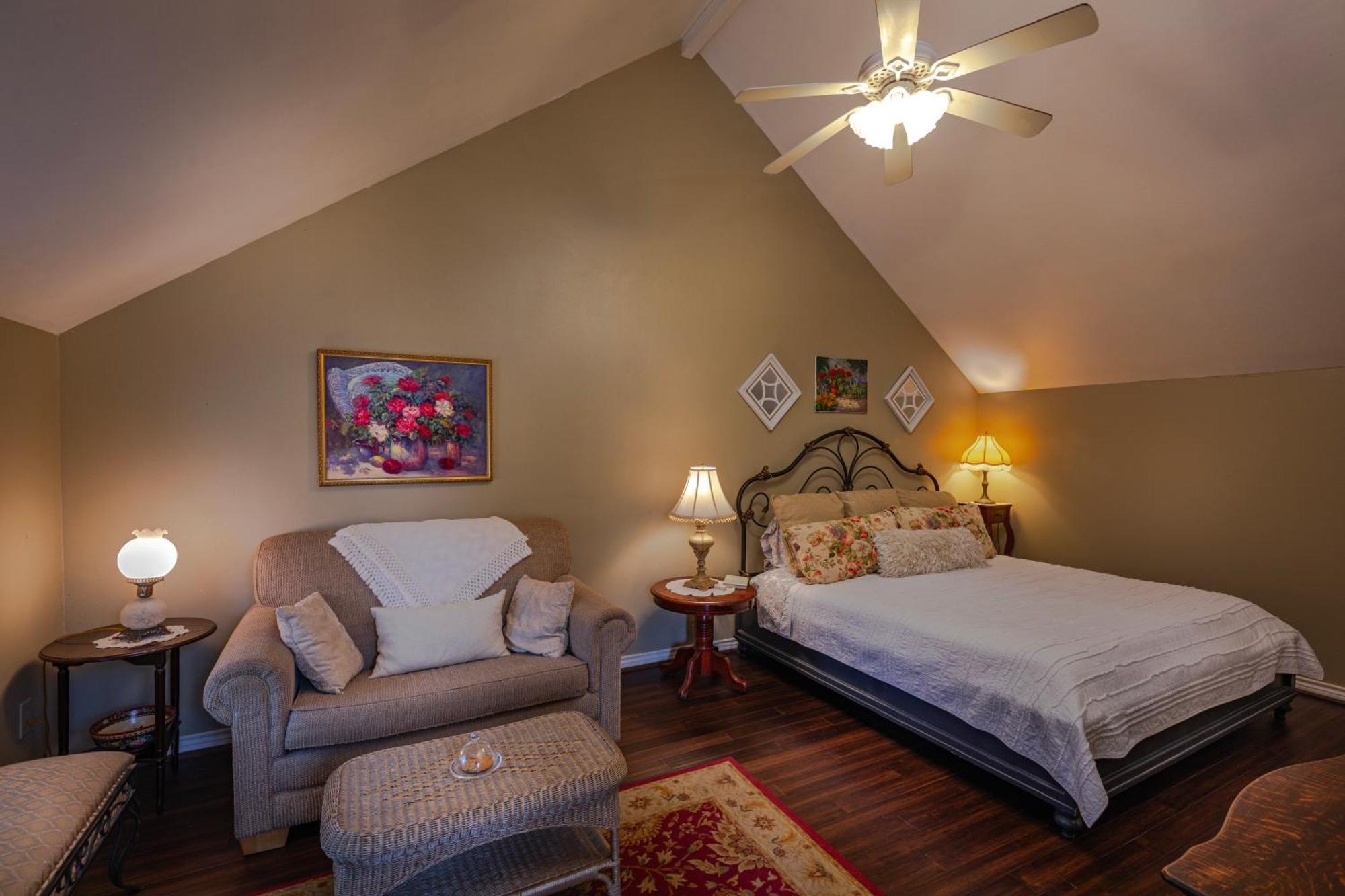 Bed And Breakfast On White Rock Creek Уэйко Экстерьер фото