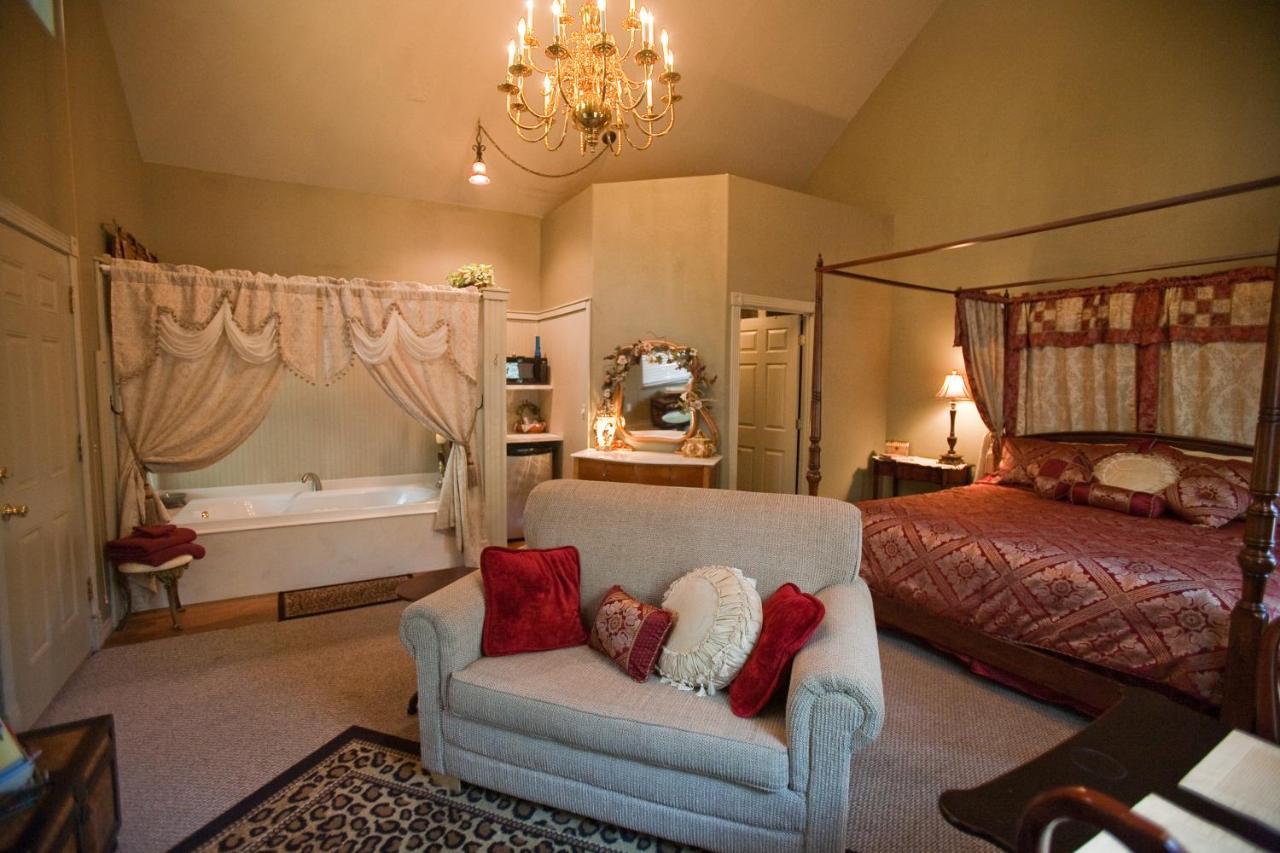 Bed And Breakfast On White Rock Creek Уэйко Экстерьер фото