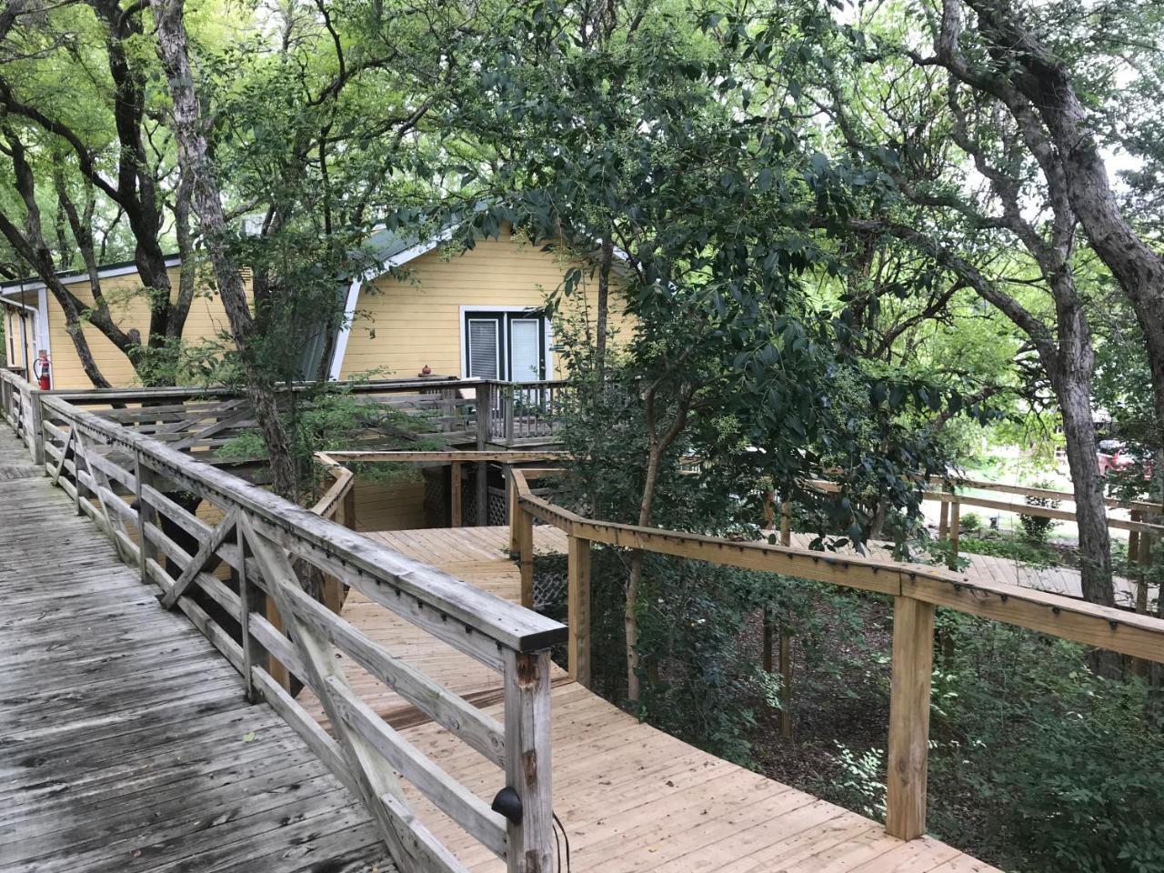 Bed And Breakfast On White Rock Creek Уэйко Экстерьер фото